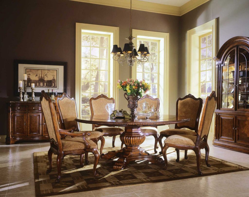 How to Choose the Best Round Pedestal Dining Table