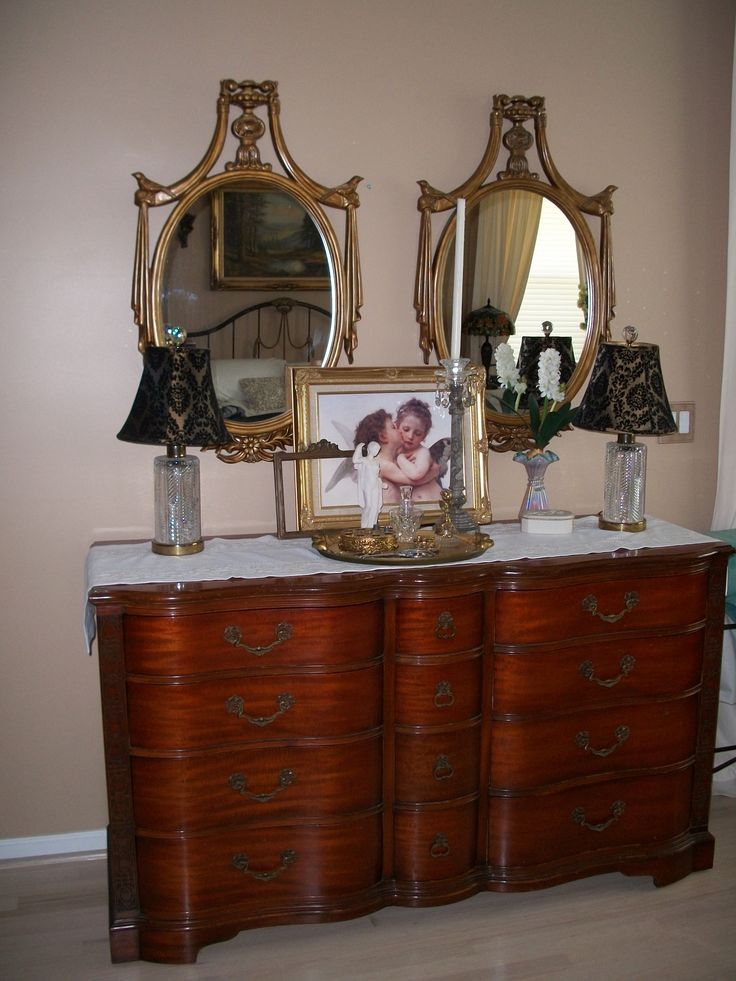 Antique Dressers With Mirrors