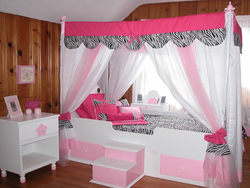 Little Girl Canopy Bed Curtains