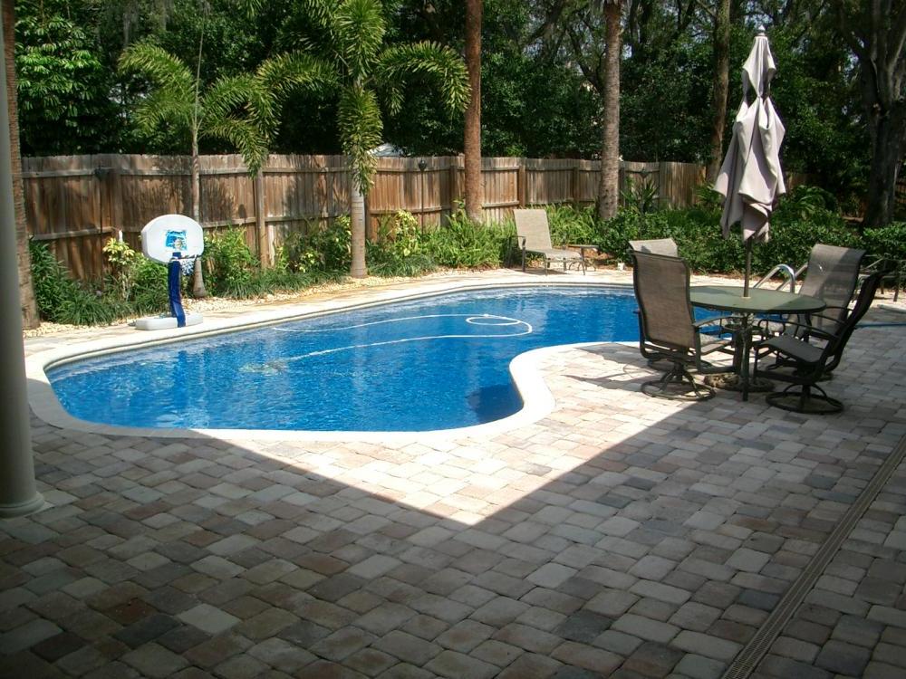 Small Backyard Swimming Pools