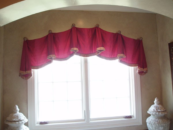 Red Valance