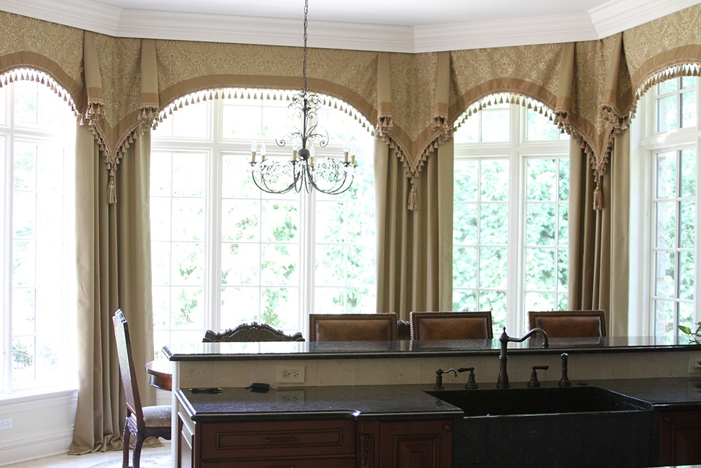Bay Window Curtain Treatment Ideas
