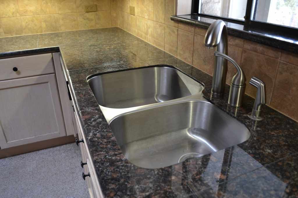 Granite tile countertops kits