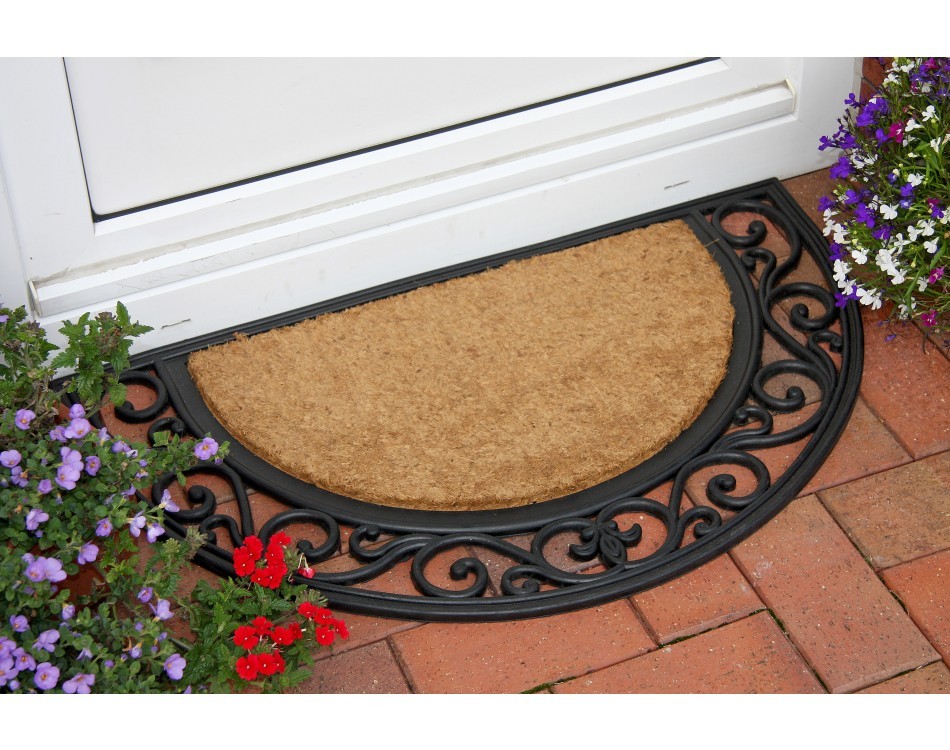 How to Keep Dirt Out of Your House Using a Rubber Door Mat