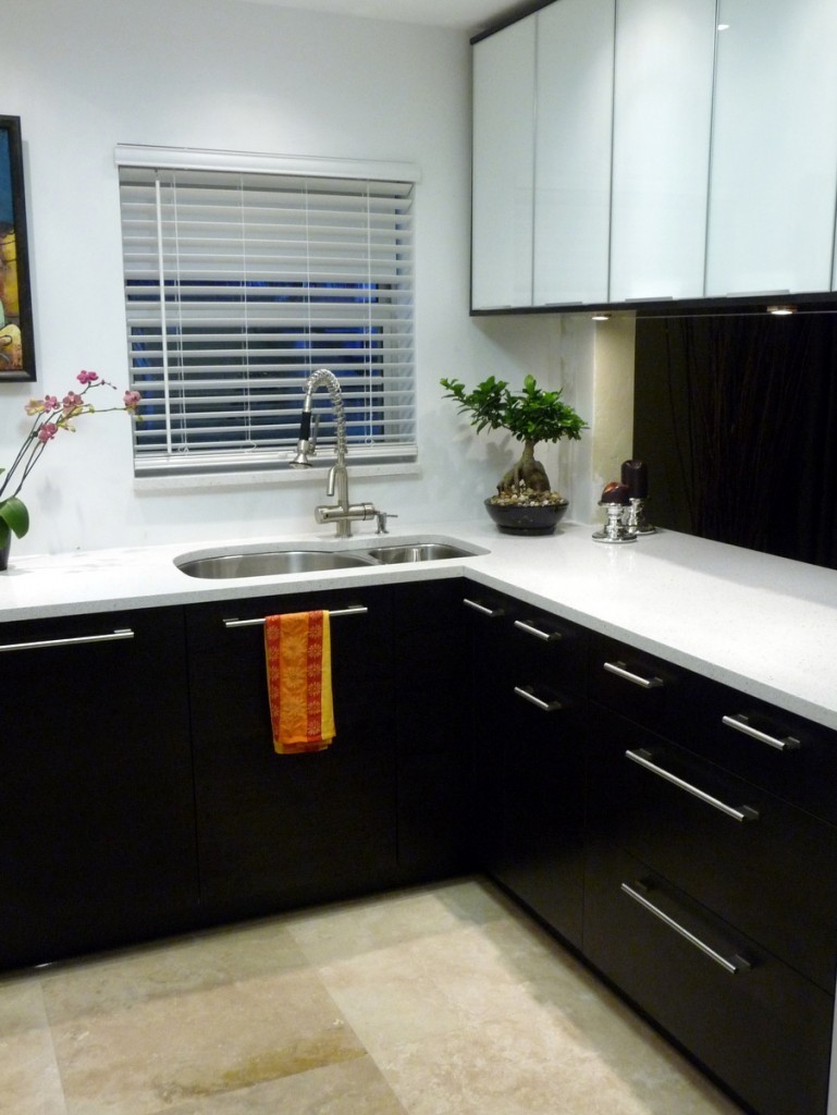 Corner kitchen sink