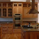 light-maple-kitchen-cabinets