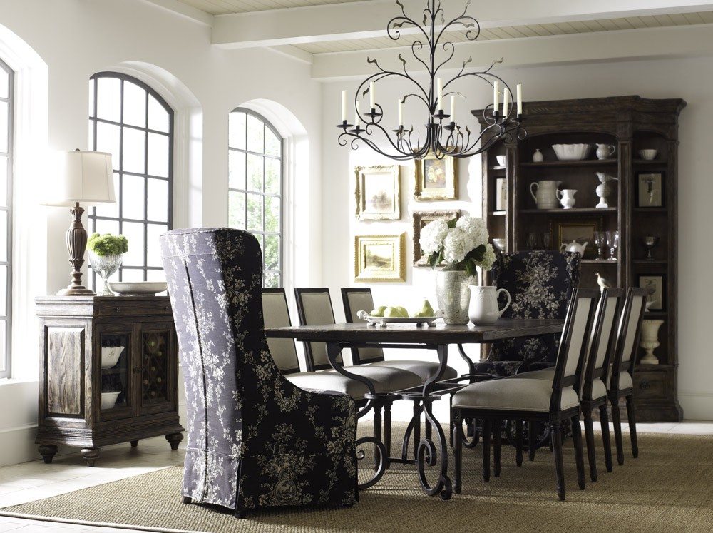 Queen anne dining