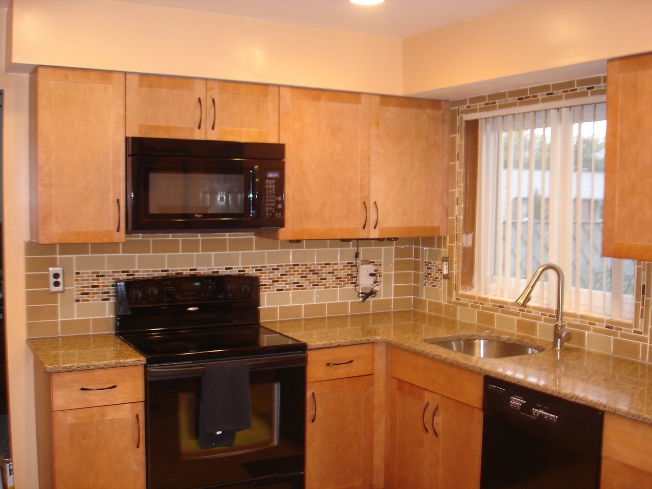 Kitchen backsplash tiles