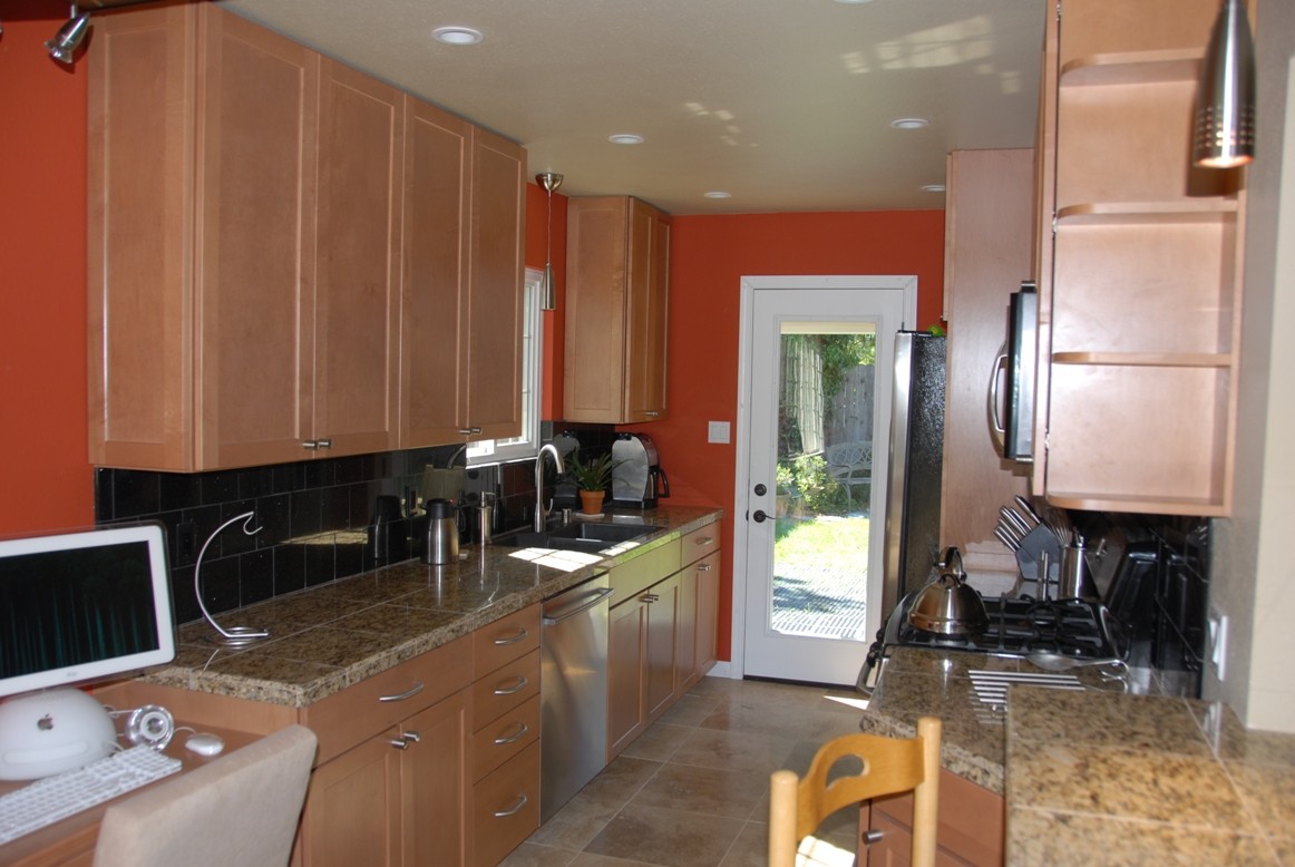Kitchen cabinet door knobs