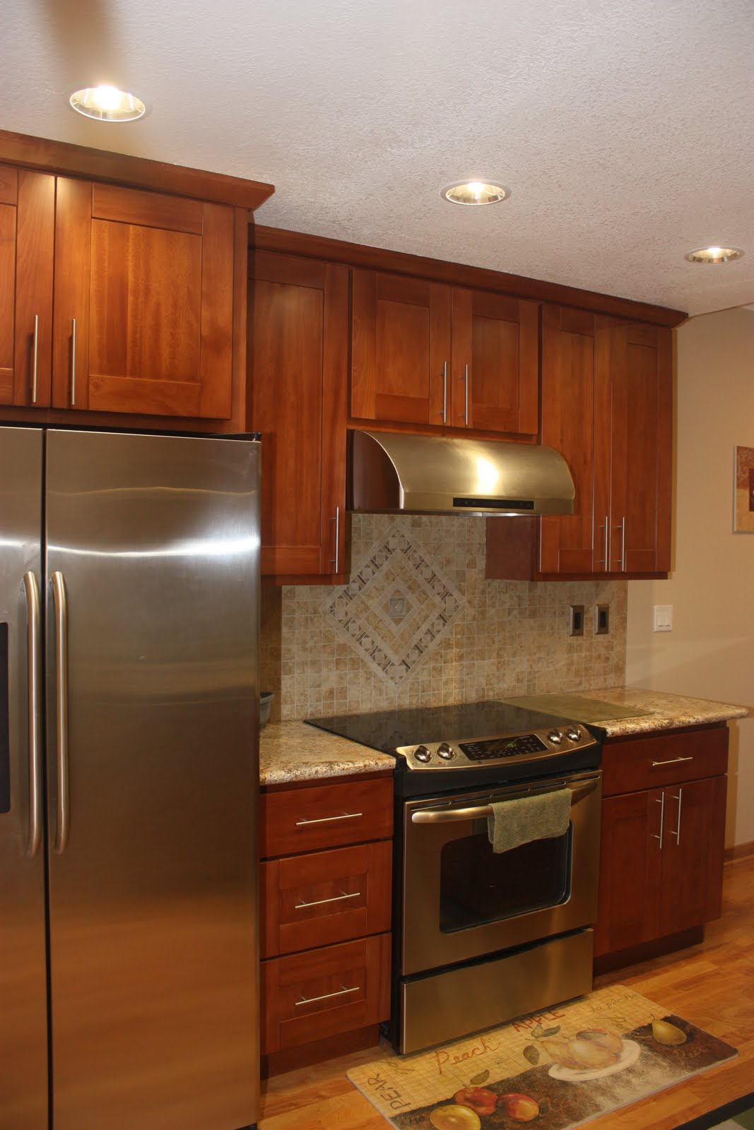 Kitchen cabinet hinges