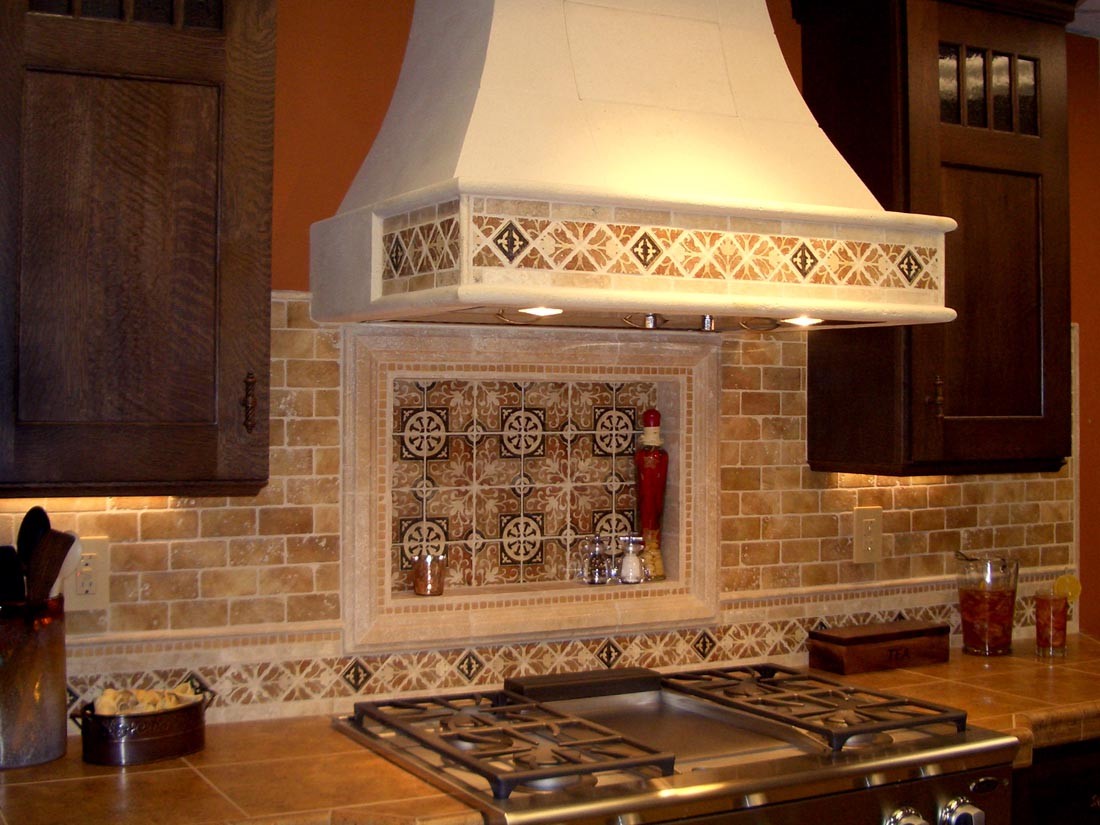Kitchen tile backsplash