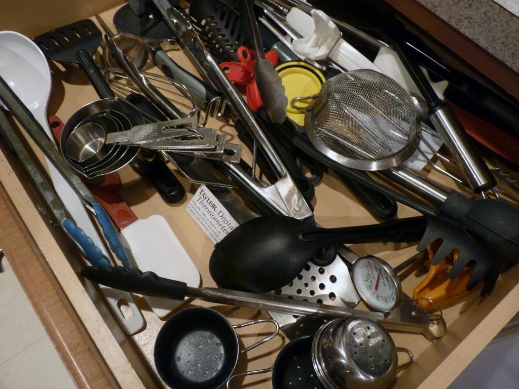 Plastic drawer organizer