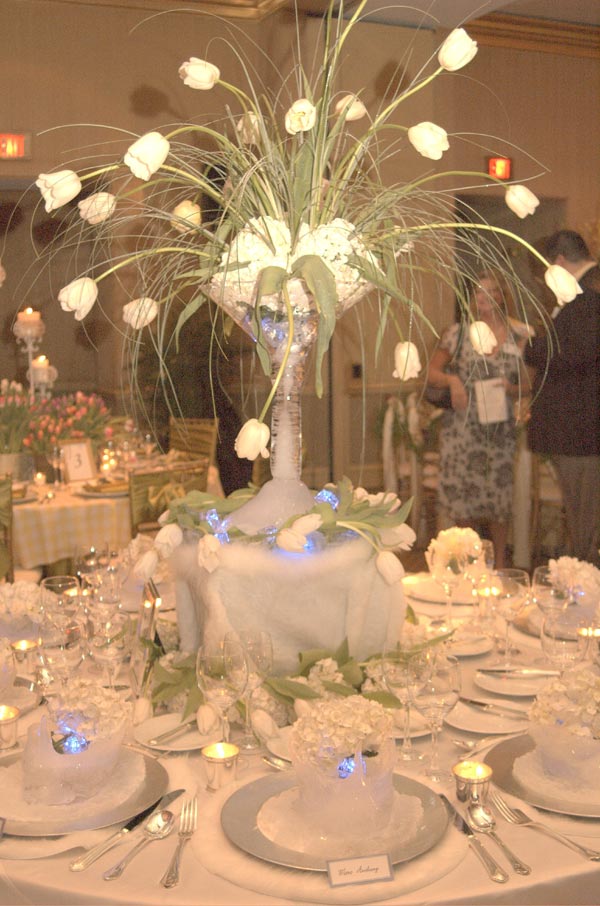 Winter wedding table decorations