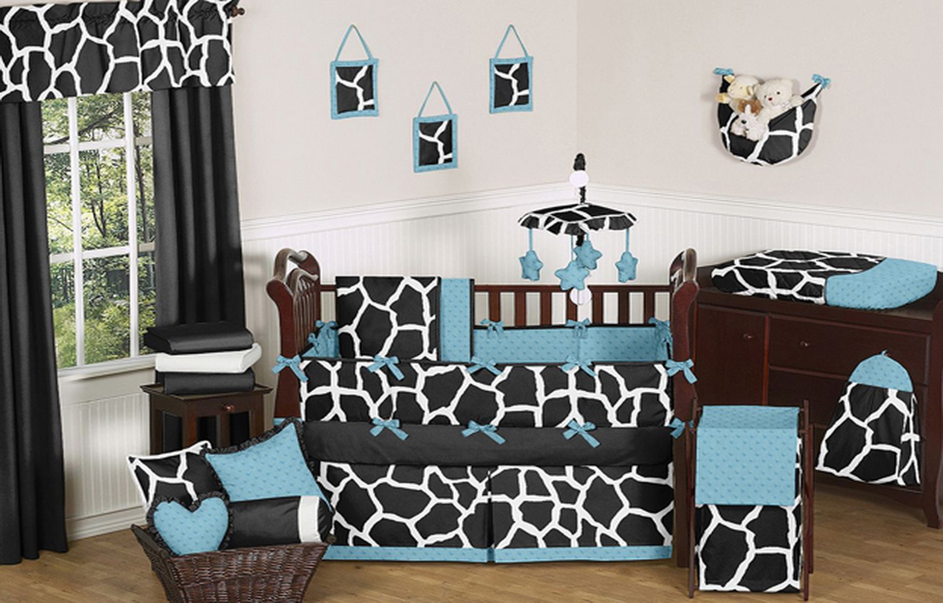 Giraffe bedroom