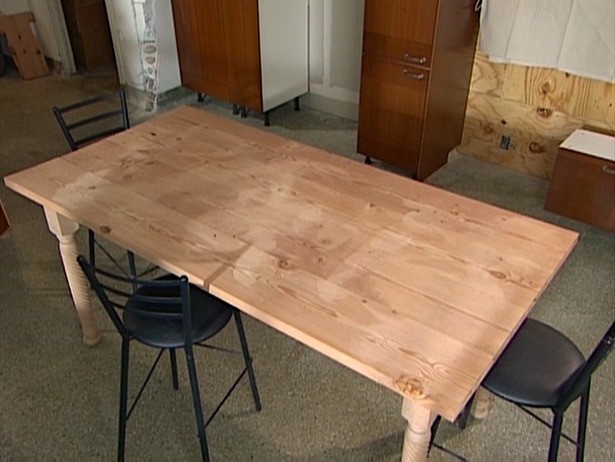 How to build a farmhouse kitchen table