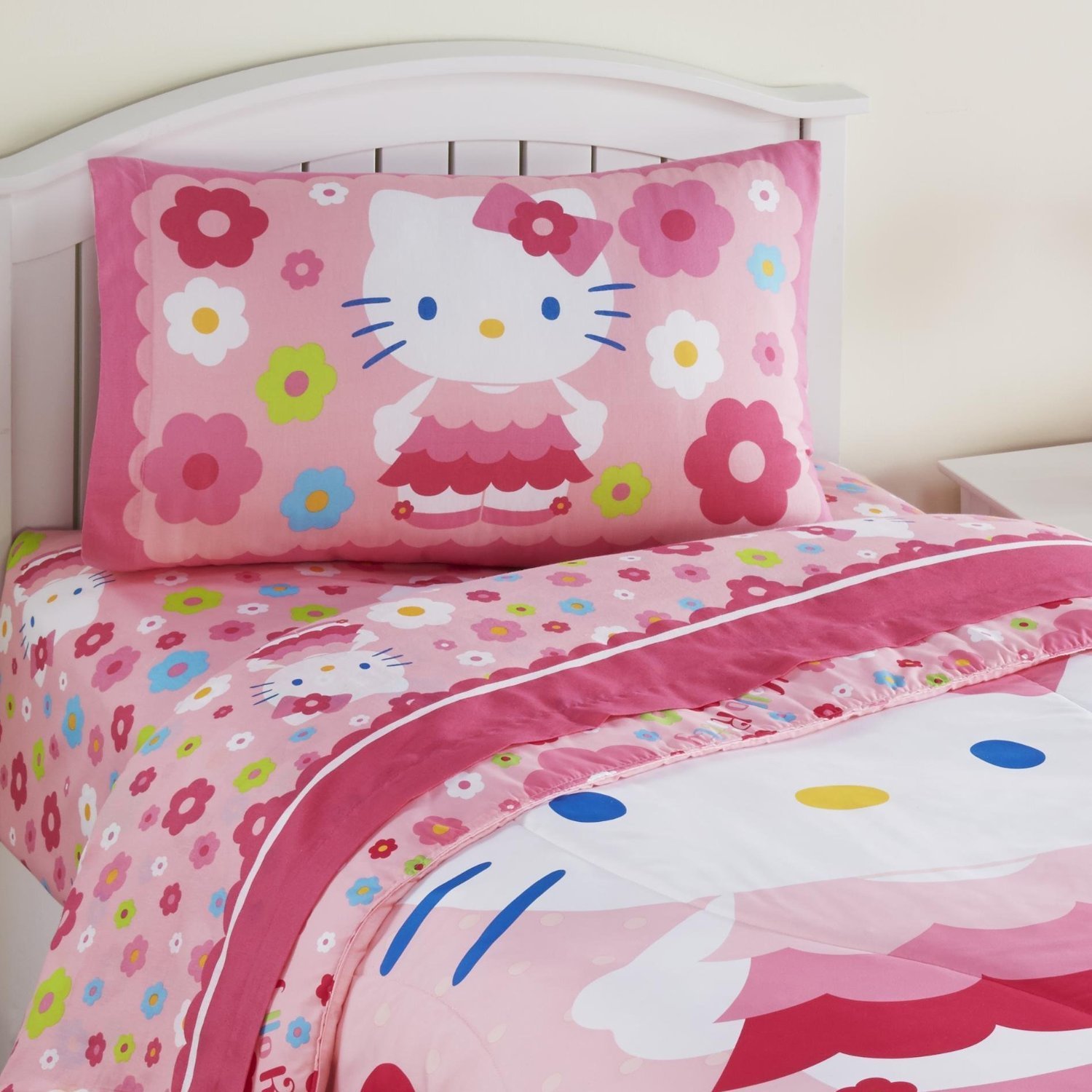 Hello Kitty Daisy Dance Twin 3 Piece Sheet Set