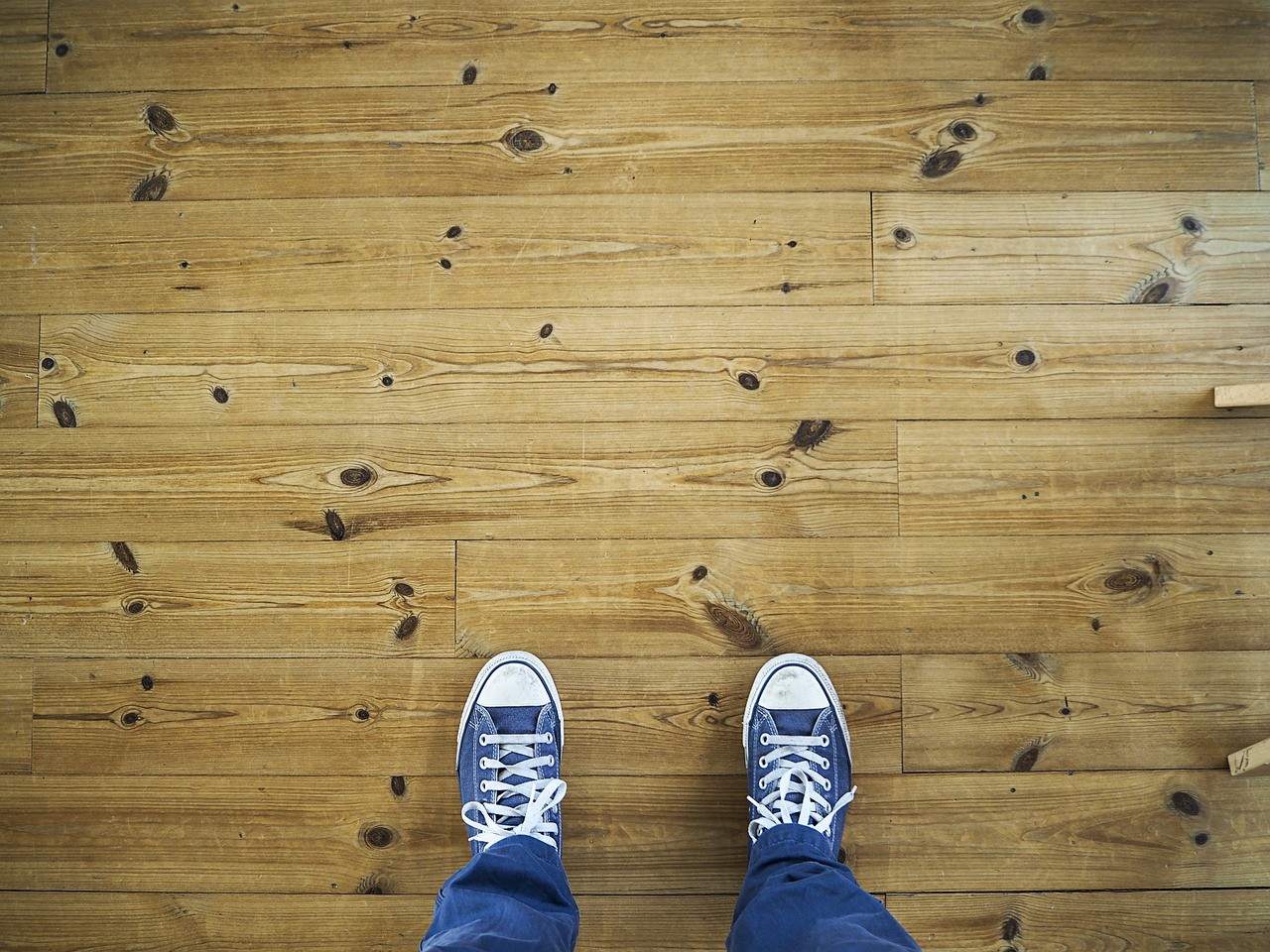 Repairing Scrapes and Scratches on Lowes Laminate Flooring